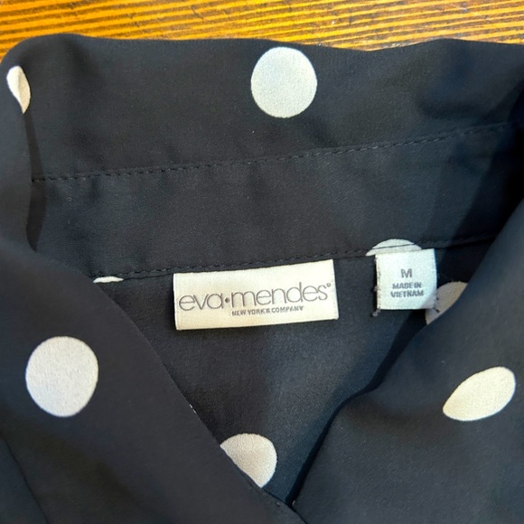 NY&Co Polka Dot Blouse - Size Medium - Picture 5 of 5